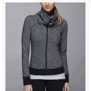 Lululemon Women’s Daily Practice Jacket Size 4 Zip up